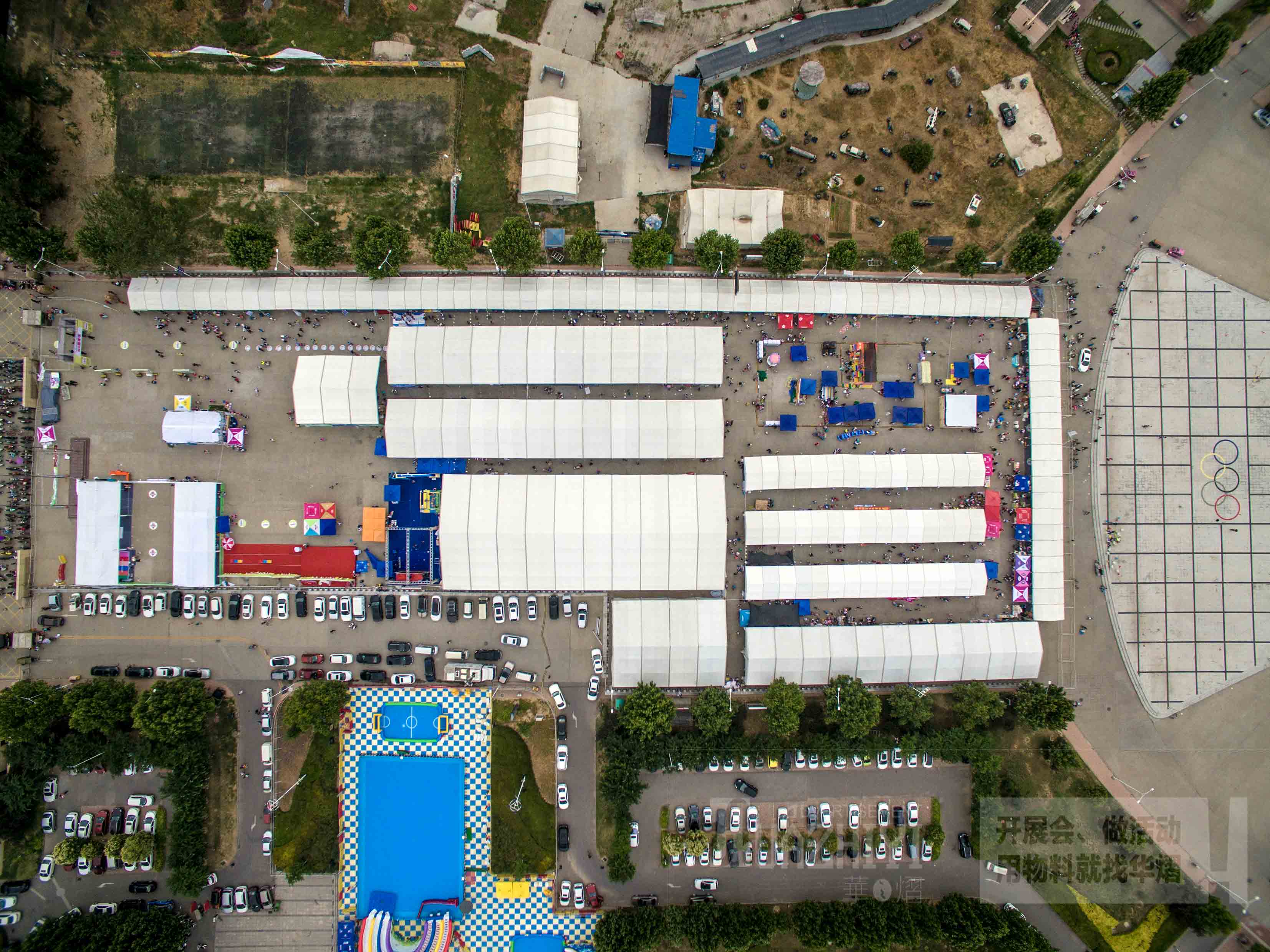 賽事篷房出租搭建在戶外活動中發(fā)揮良好作用