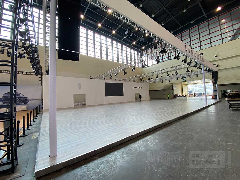 車展地臺出租廠家搭建領(lǐng)克車展地臺