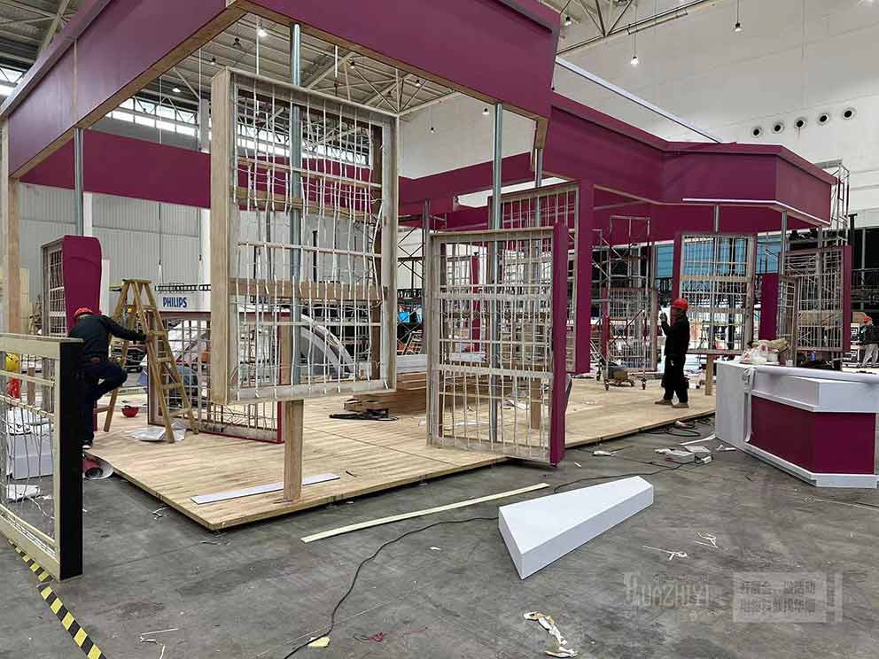 會展中心室內(nèi)展位地臺租賃該怎么鋪設(shè)？