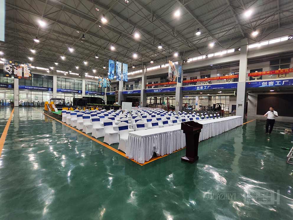 鄭州物料出租廠家可以提供舞臺接待臺等相關設備租賃服務
