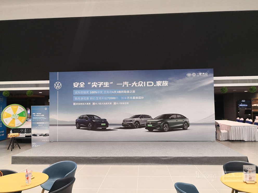 鄭州舞臺(tái)搭建配套桁架配套可以組成一個(gè)展示的平臺(tái)