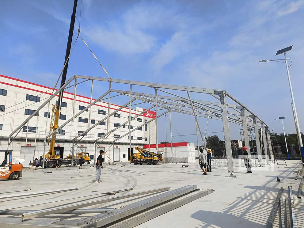 洛陽篷房出租公司搭建大中型篷房施工現(xiàn)場