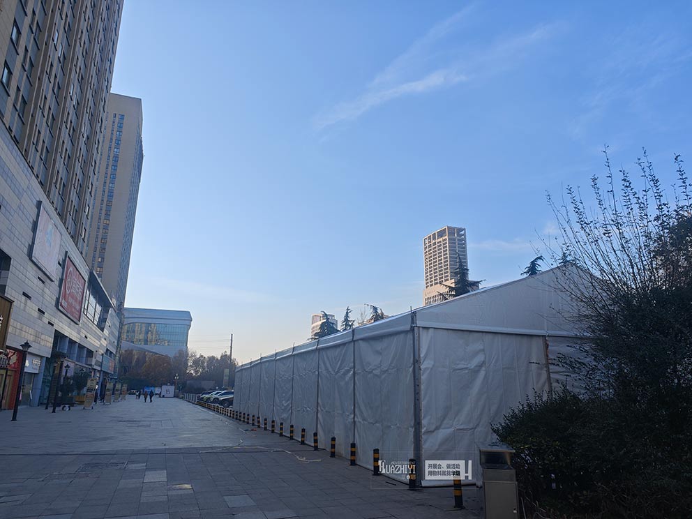 華熠篷房租賃廠家搭建河南省內(nèi)多個(gè)地市俄羅斯特賣(mài)篷房