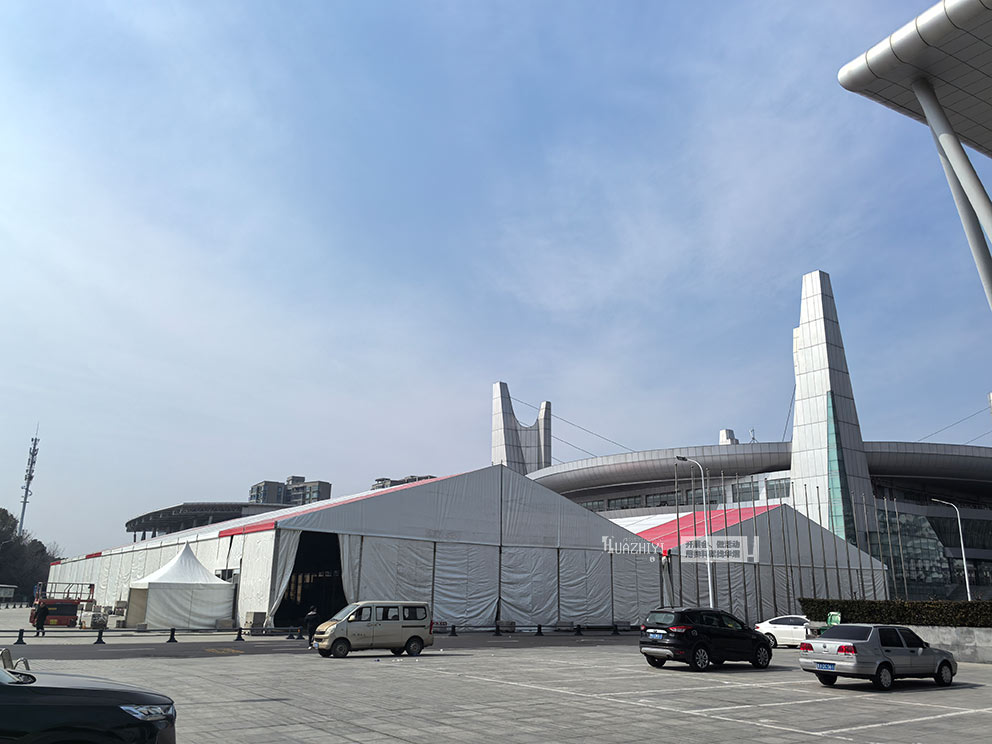華熠篷房租賃公司在南陽搭建家博會展銷會篷房