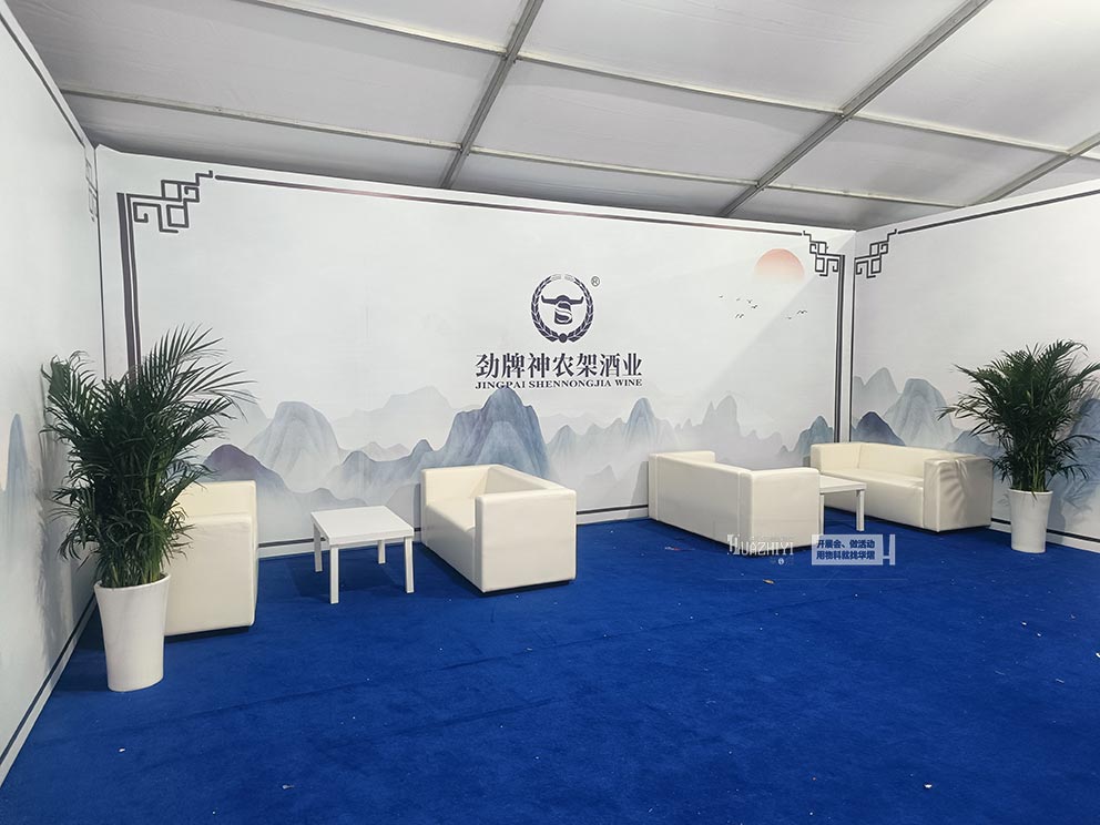 華熠沙發(fā)出租推出新產(chǎn)品：白色皮質(zhì)雙人沙發(fā)